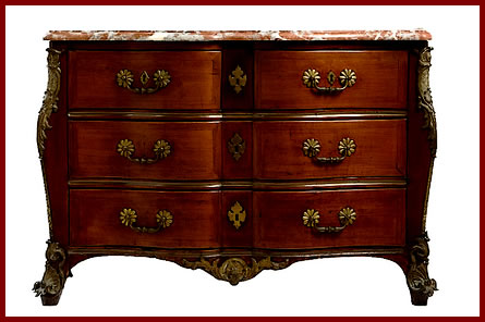 Commode Régnence en amarante en forme d'arc d'arbalète par François Lieutaud 